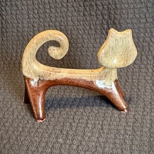 Flat Cat by Evangeline. Very rare!         3” long. 2” high
